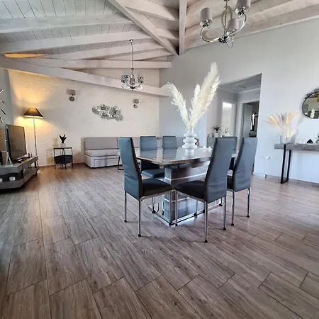 Ortensia アパート Oziás